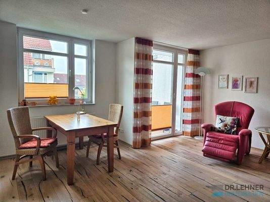 Lichtdurchfluteter Wohnraum