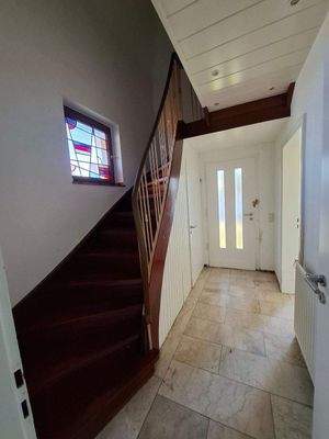 EG vorne links Zugang zum Keller