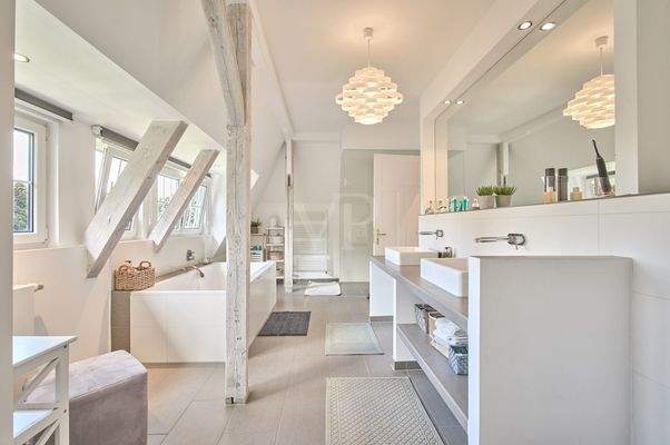 atemberaubendes Master-Bad