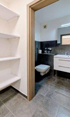 Vorraum/ Staufläche/ Toilette