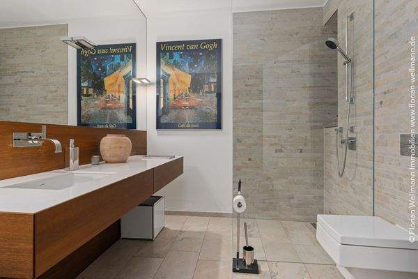Badezimmer Erdgeschoss mit Dusche (6,86 m²)