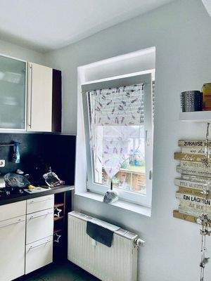 Die helle Küche im 1.OG
