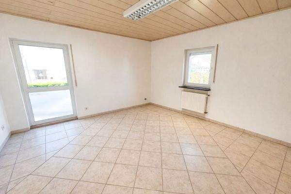 Wohnzimmer unmöbeliert