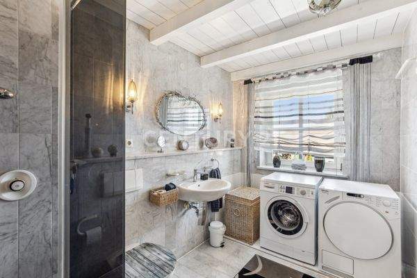 separates Kinder-Badezimmer