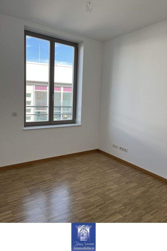 Wunderschöne Wohnung mit Loggia und moderner EBK - direkt am Neumarkt! - Photo 5