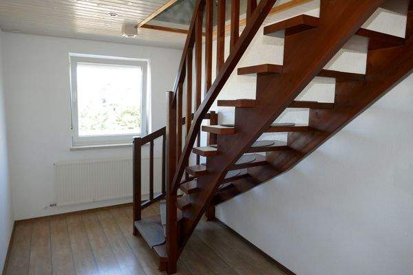 Büro/Treppe ins DG