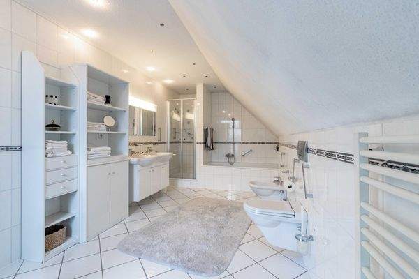 Bad en Suite 1 von 2 OG