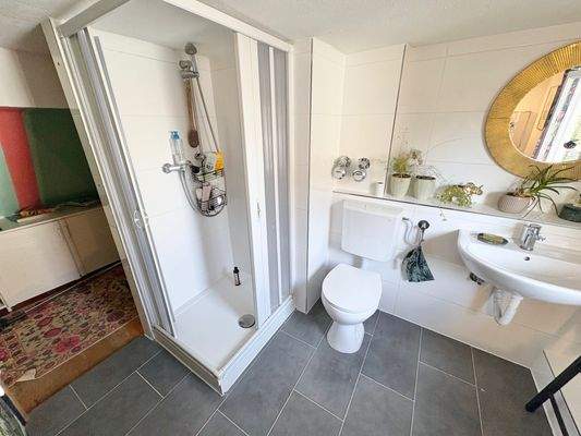 Badezimmer Ansicht 1