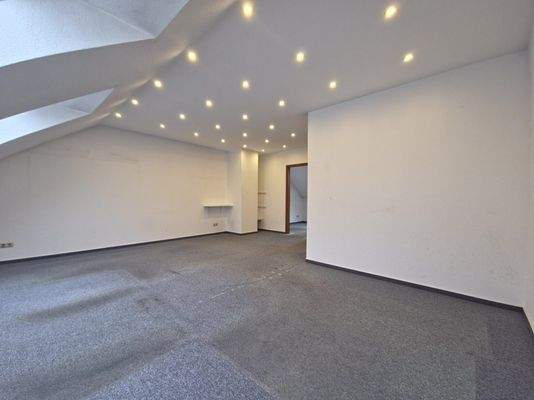 Dachstudio Zimmer 1 großes Zimmer