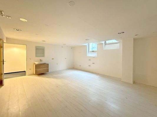 ehemaliger Behandlungsraum im Untergeschoss