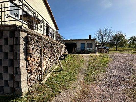 Außen Haus 1 zu Schuppen