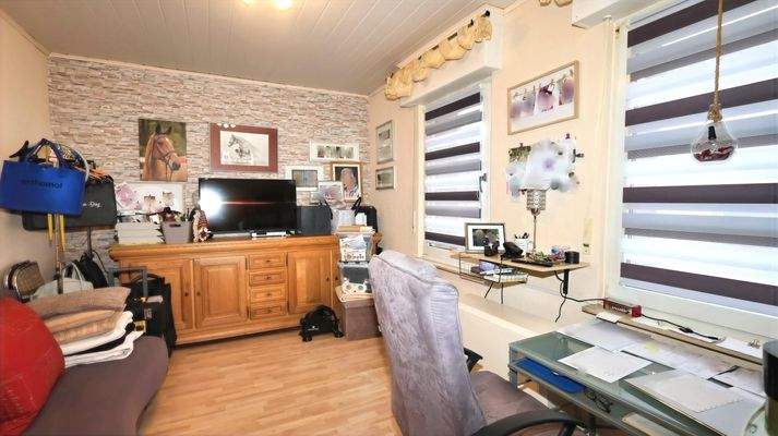 Kinderzimmer-Büro-DG