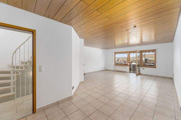 Lichtdurchflutetes Wohnzimmer - EG