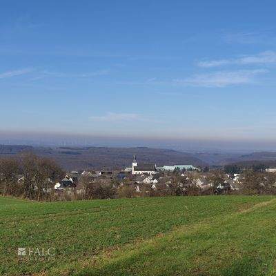 Fernblick auf Mittelstrimmig