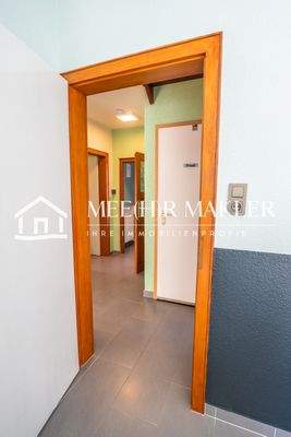 EG - Schlafzimmer : Flur