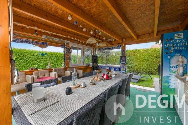 Überdachter Sitzbere