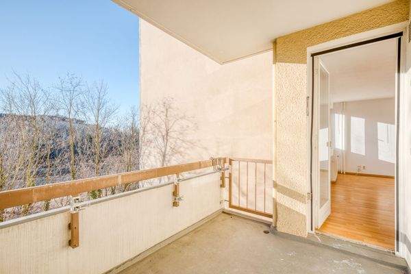 Sonniger Süd-West Balkon mit Weitblick