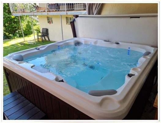 Whirlpool a. überdachter Terr.