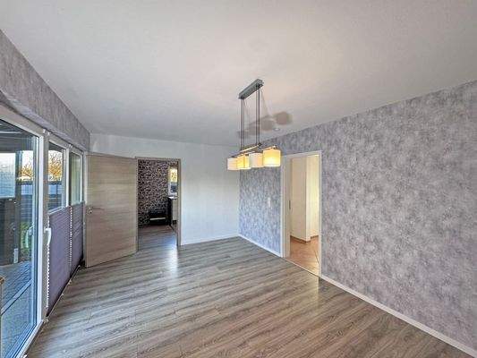 Wohnzimmer mit Blick zur Küche