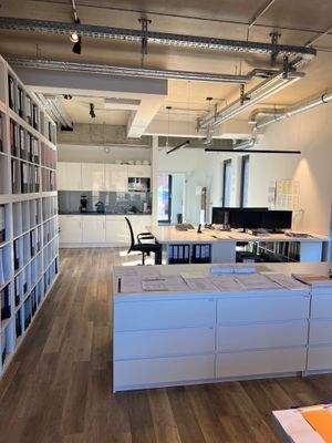 Foto großes Büro 2.jpg