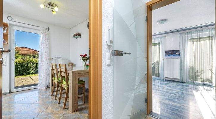 Wohnzimmer mit Küche