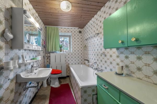 Wannenbad im EG