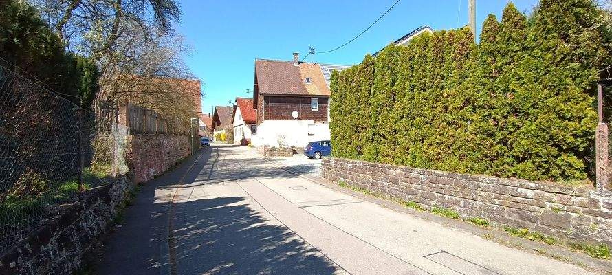 Hintere Dorfstraße Richtung Ortsmitte