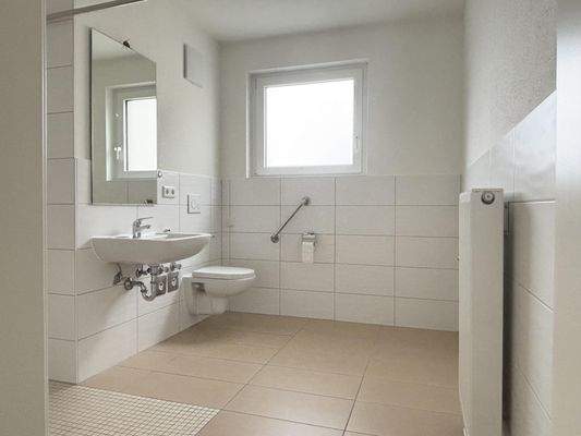 Badezimmer mit Waschmaschinenanschluss