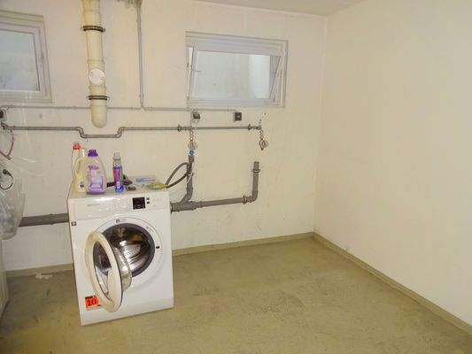 Waschmaschinen-Stellplatz.jpg