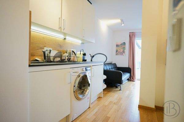 Küche mit Waschmaschinenanschluss