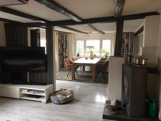 Ansicht vom Wohnzimmer ins Esszimmer 