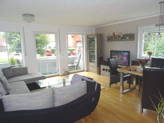 heller, offener Wohn-/Essbereich