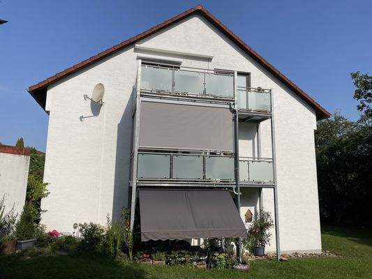 Giebelseite mit Balkonen