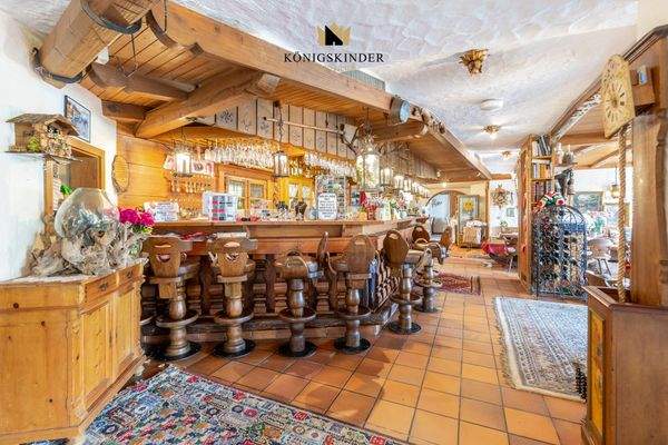 erst mal an die Theke zum einchecken...