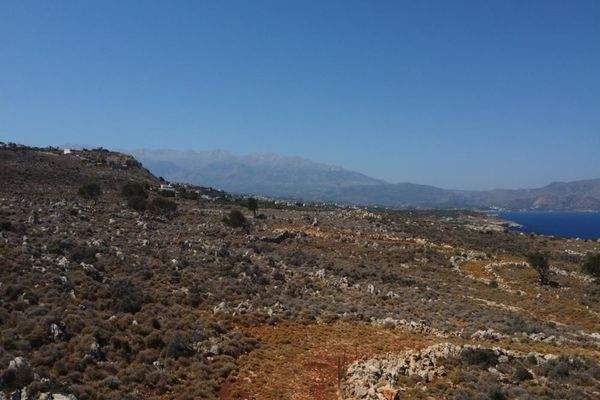 Kreta, Kokkino Chorio: Grundstück in ruhige Lage mit majestätischer Aussicht zu verkaufen