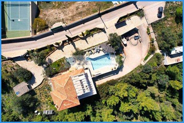 b0b5787c40b4469394ec1c5d4a822e2d-original