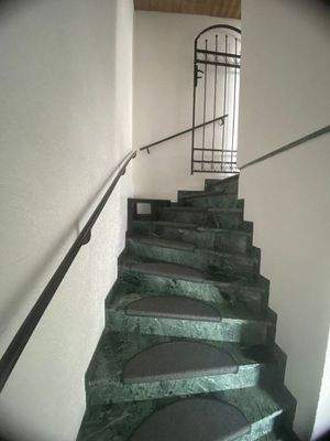 Treppe - Eingang EG zum 1. OG