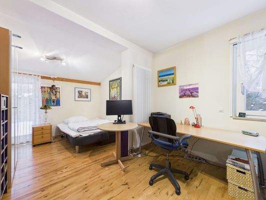 Großes helles Kinderzimmer!