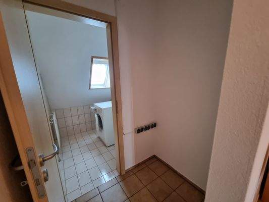 Garderobe und Gäste-WC.jpg
