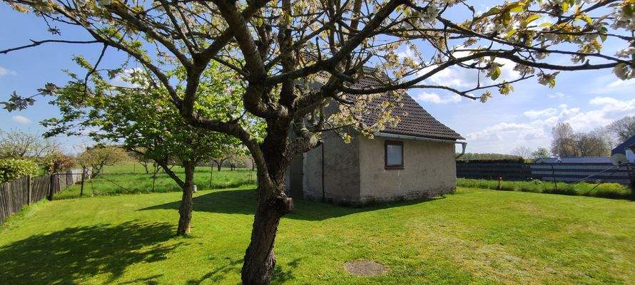 Grundstück mit Stallung