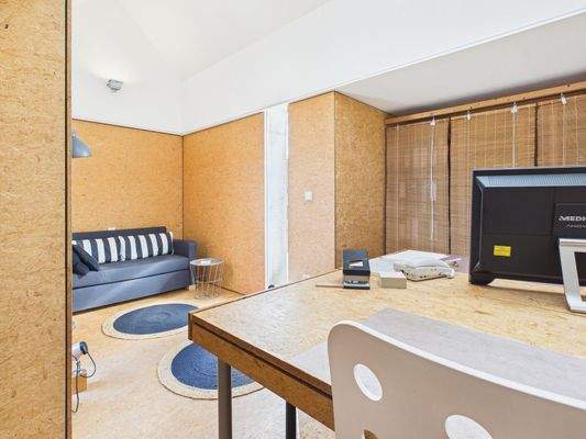 Empore, Atelierhaus -3-