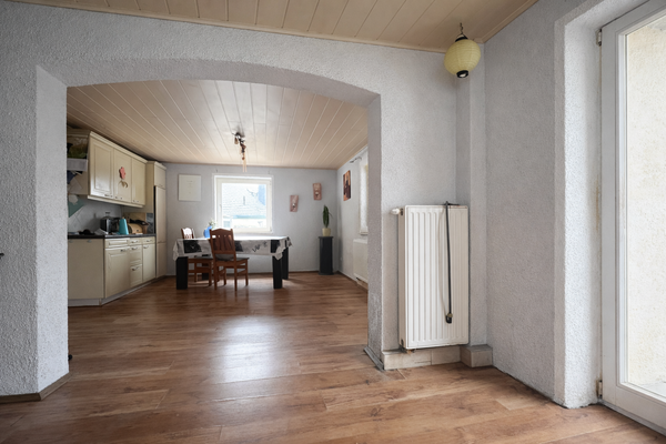 Blick ins Esszimmer.png