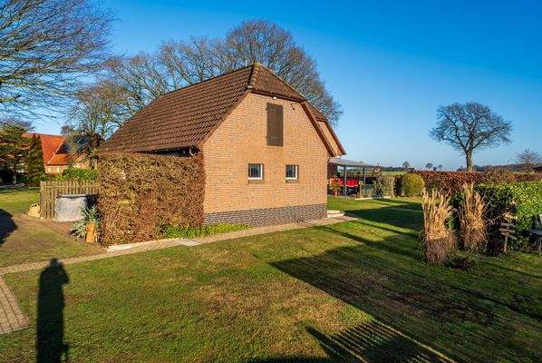 gemauerte Garage mit Werkstatt