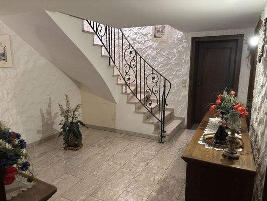 Diele und Treppe - Keller