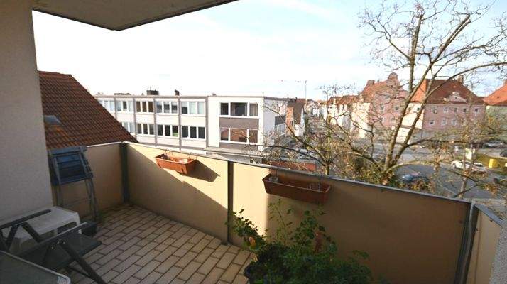 2-Zi-Wohnung: großer Balkon