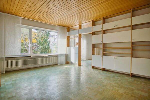 lichtdurchfluteter Wohnbereich