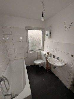 Modernes Badezimmer