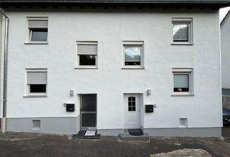 Frontansicht Haupteingang li. Doppelhaushälfte