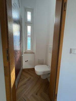 Kleines WC mit Fenster