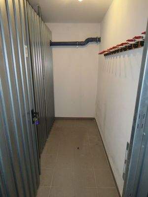 gefliester Kellerabteil 